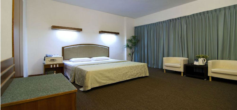 Superior Room, Supreme