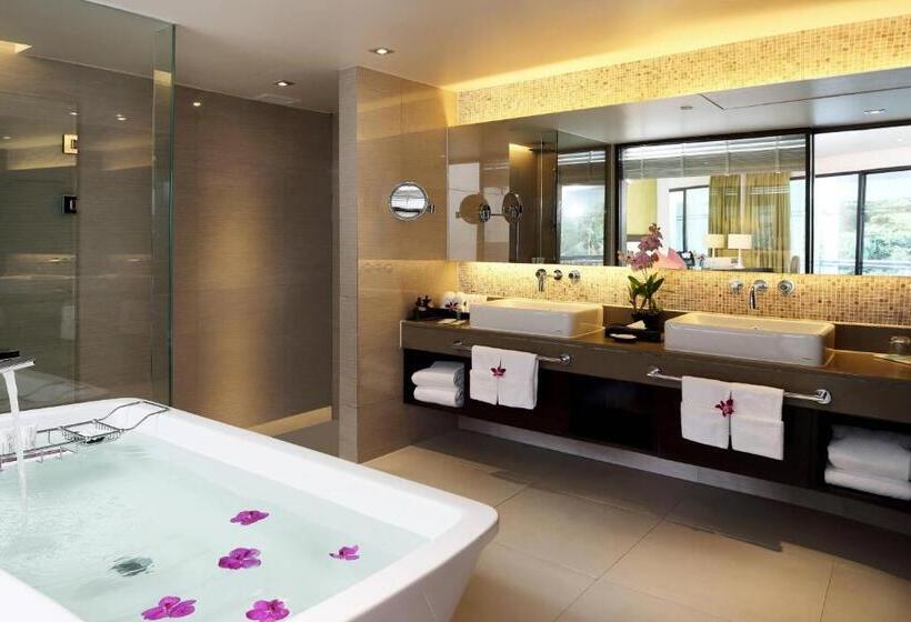 2 Bedrooms Suite Sea View, Le Meridien Phuket Beach Resort