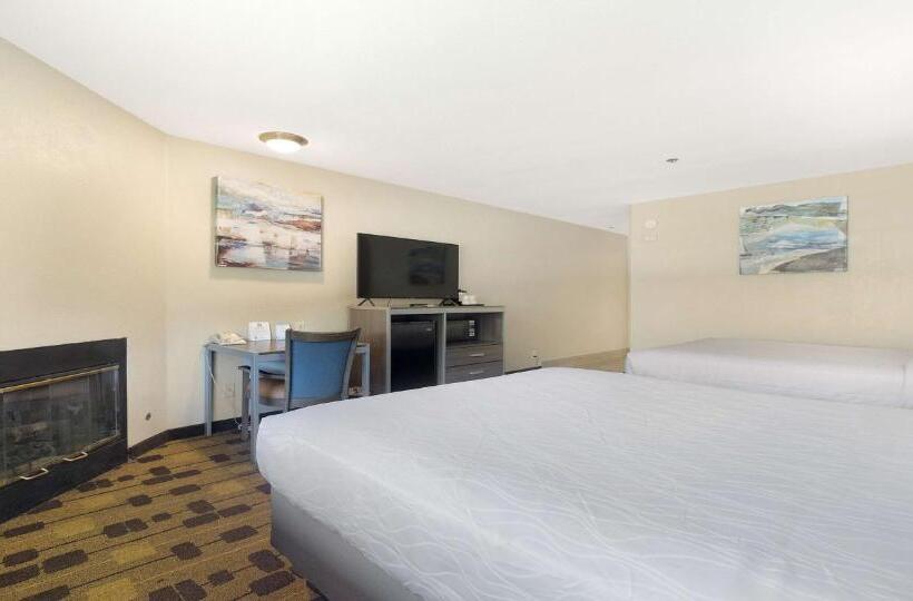 Номер Стандарт 2 Двуспальные Кровати, Best Western Amador Inn