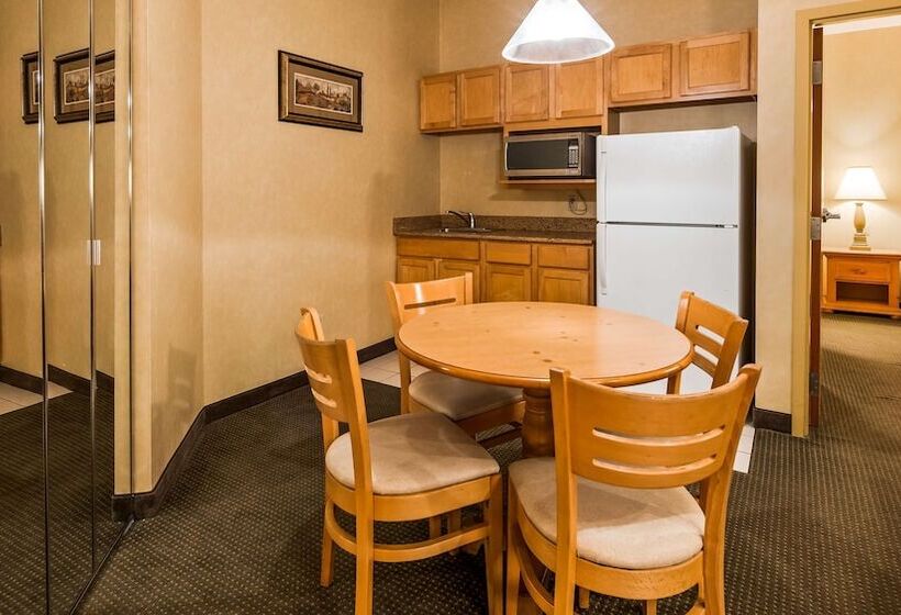 자쿠지 스위트, Best Western Plus Revere Inn & Suites