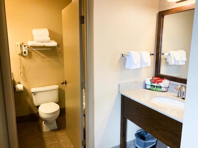 Номер Стандарт Внутренний, Best Western Sunset Inn