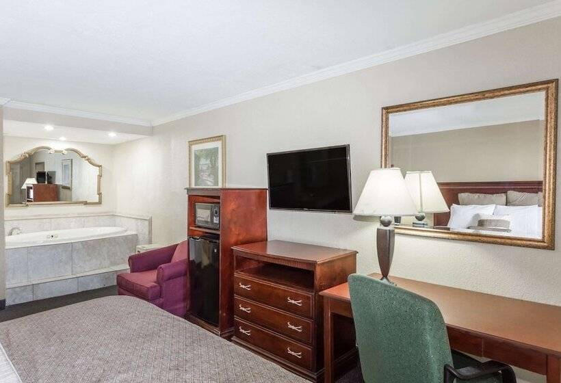 Camera Deluxe, Days Inn By Wyndham Destin