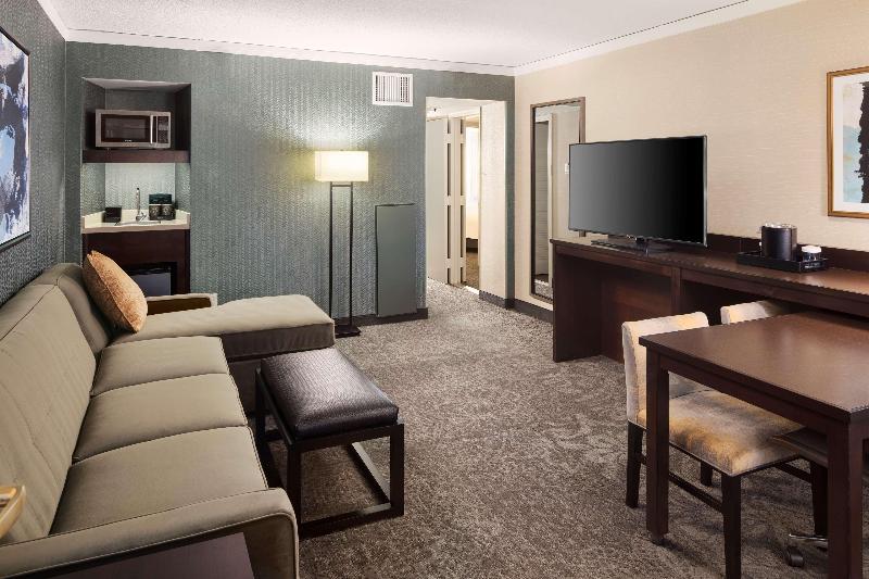 Люкс Кровать Кинг, Embassy Suites By Hilton Tysons Corner