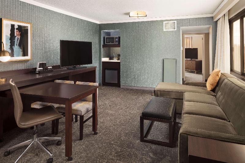 Люкс Кровать Кинг, Embassy Suites By Hilton Tysons Corner