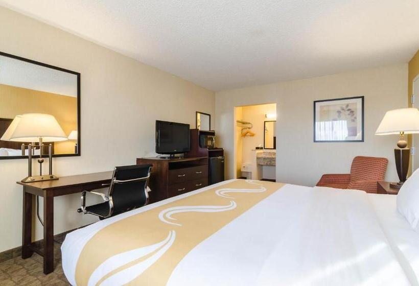Номер Стандарт, Quality Inn & Suites