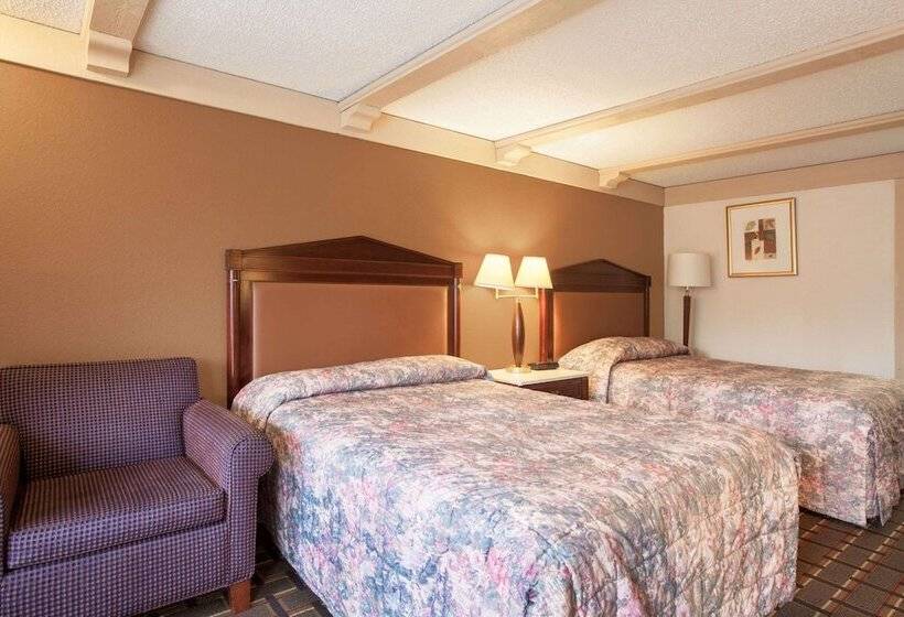 Номер Стандарт 2 Двуспальные Кровати, Knights Inn Greensburg