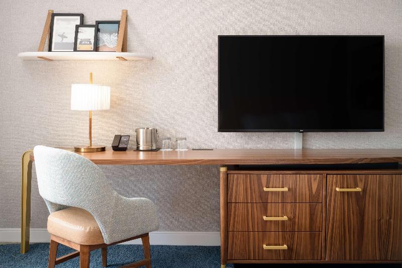 스위트 킹사이즈 침대, Hilton Los Angeles Culver City
