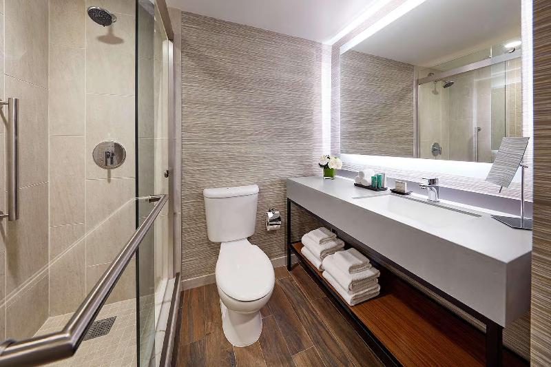 스탠다드 룸 킹사이즈 침대, Hilton Pasadena