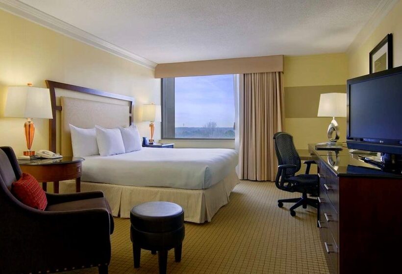Номер Executive, Hilton Raleigh North Hills