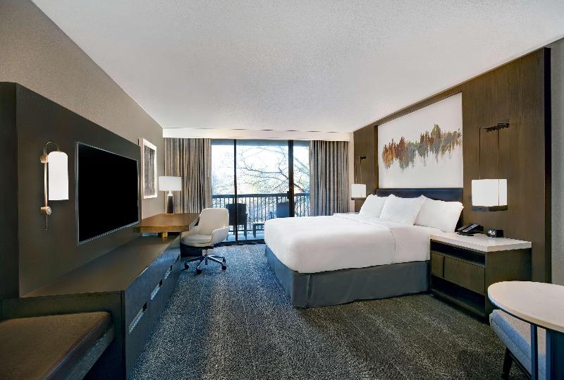 キングサイズベッドのスタンダードルーム, Hilton Peachtree City Atlanta Hotel & Conference Center