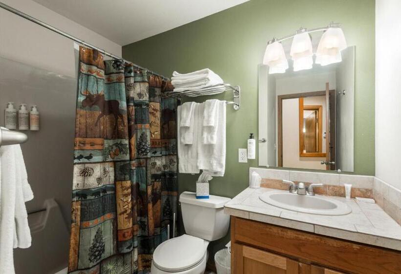 Номер Стандарт с Балконом, Ponderosa Lodge
