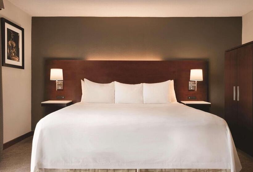 Номер Стандарт 2 Двуспальные Кровати, Radisson Hotel Cincinnati Riverfront