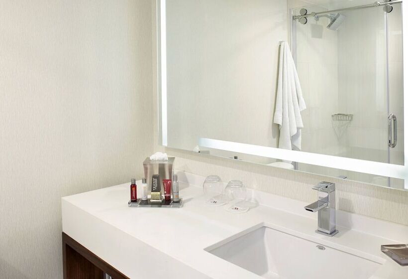 חדר סטנדרט מיטה זוגית, Raleigh Marriott Crabtree Valley