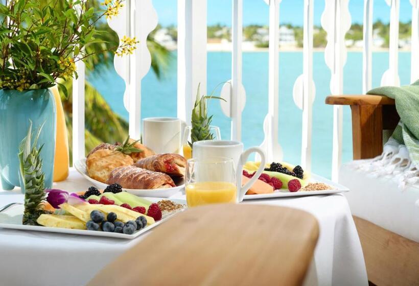 带大床的豪华间, Ocean Key Resort & Spa