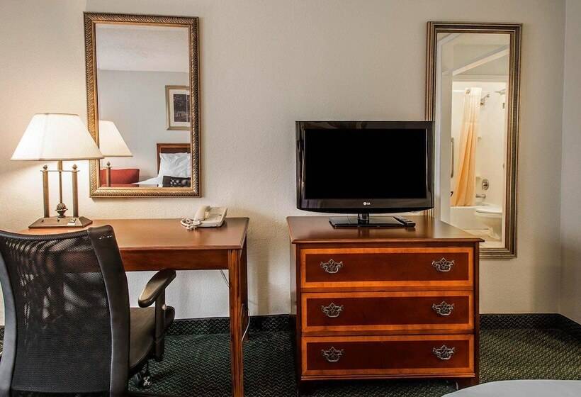 اتاق استاندارد با 2 تخت دوبل, Clarion Inn & Suites Dothan South
