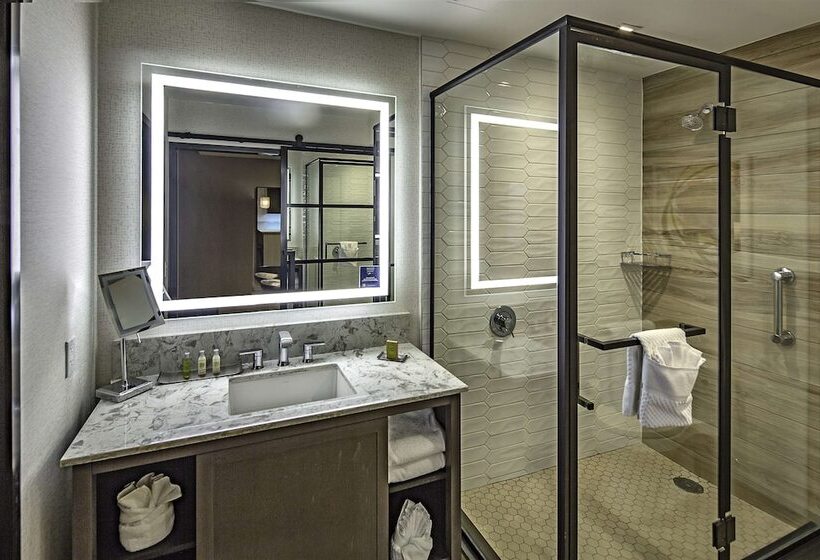 스위트, Doubletree By Hilton Hotel Modesto