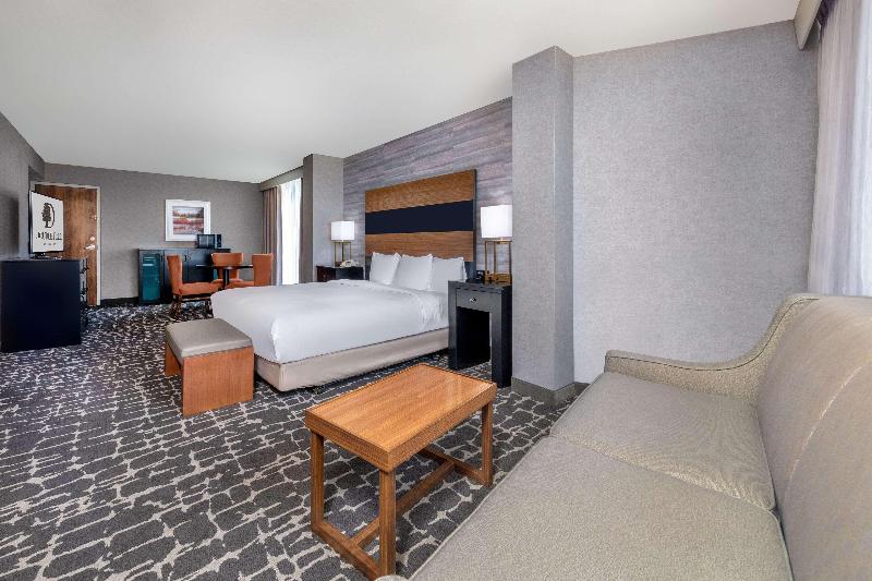 带大床的标准间, Doubletree By Hilton Denver Aurora