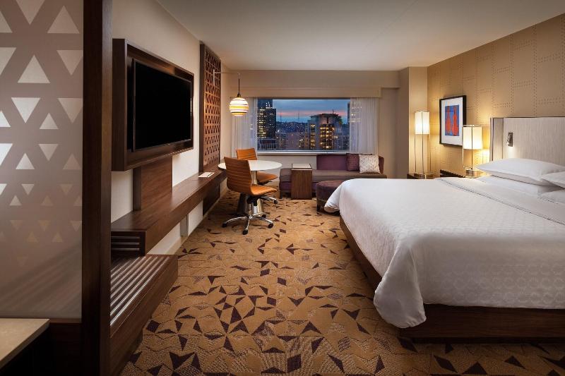 Club Room King Bed, Sheraton Grand Seattle