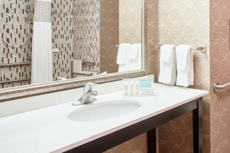 Büyük Çift Kişilik Yataklı Standart Oda, Sheraton Grand Seattle