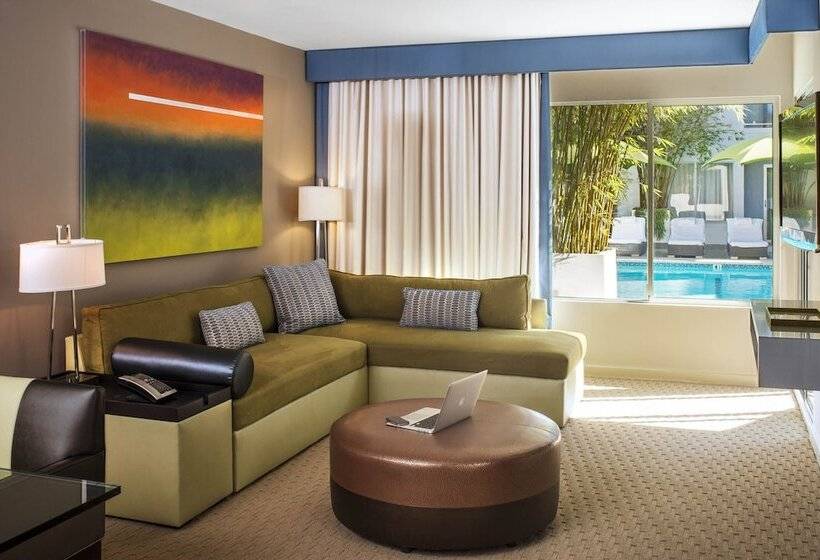 Suíte Deluxe, Sunset Marquis