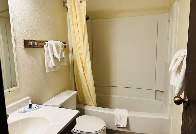 Номер Стандарт 2 Двуспальные Кровати, Rodeway Inn Winslow I40