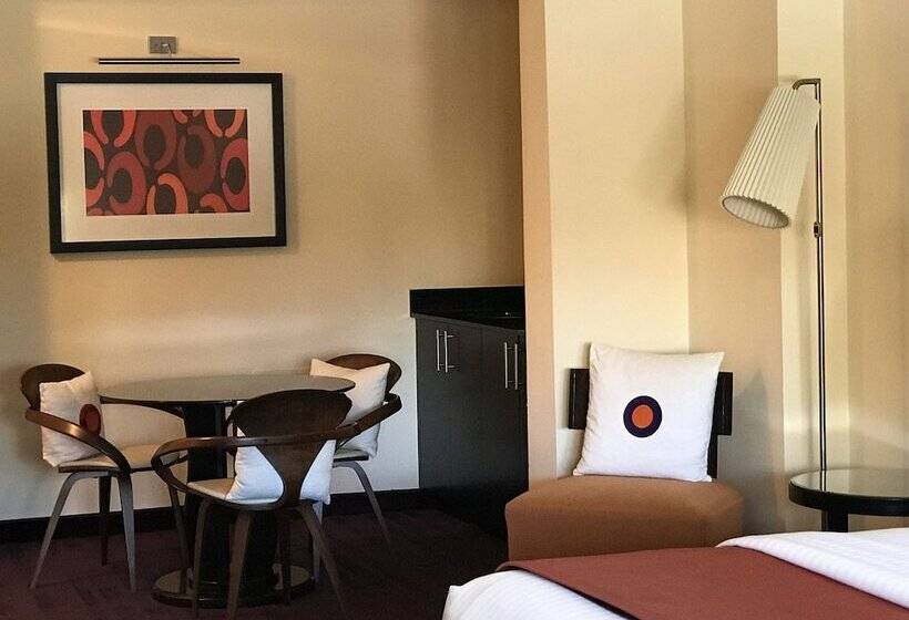 غرفة بريميوم مزودة بشُرفة, Washington Plaza