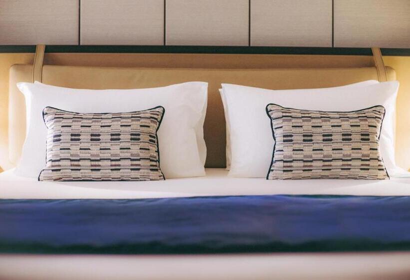 اتاق استاندارد با تخت بزرگ, Crowne Plaza Belgrade, An Ihg