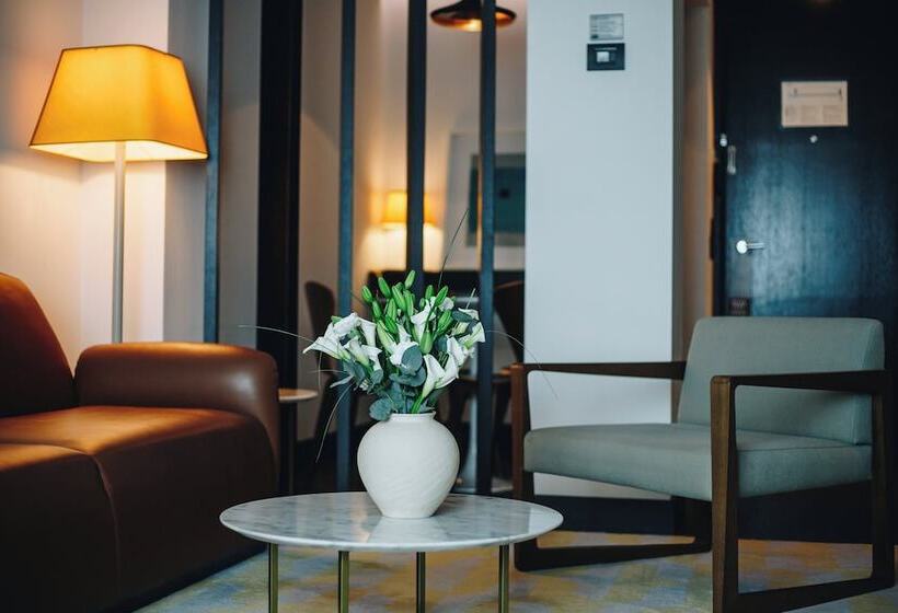 سوئیت 2 خوابه, Crowne Plaza Belgrade, An Ihg