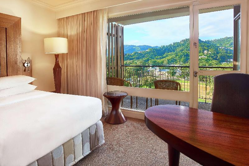 Номер Deluxe, Hilton Trinidad & Conference Centre