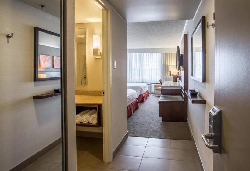 Номер Стандарт, Delta Hotels By Marriott Saguenay Conference Centre