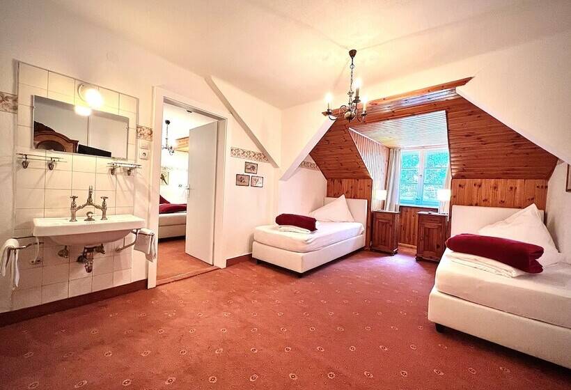 Четырехместный Номер Стандарт, Restaurant Grünwalderhof