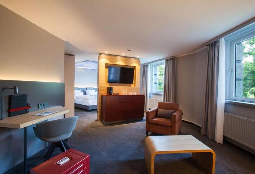 Suite, Atlantic Hotel Airport