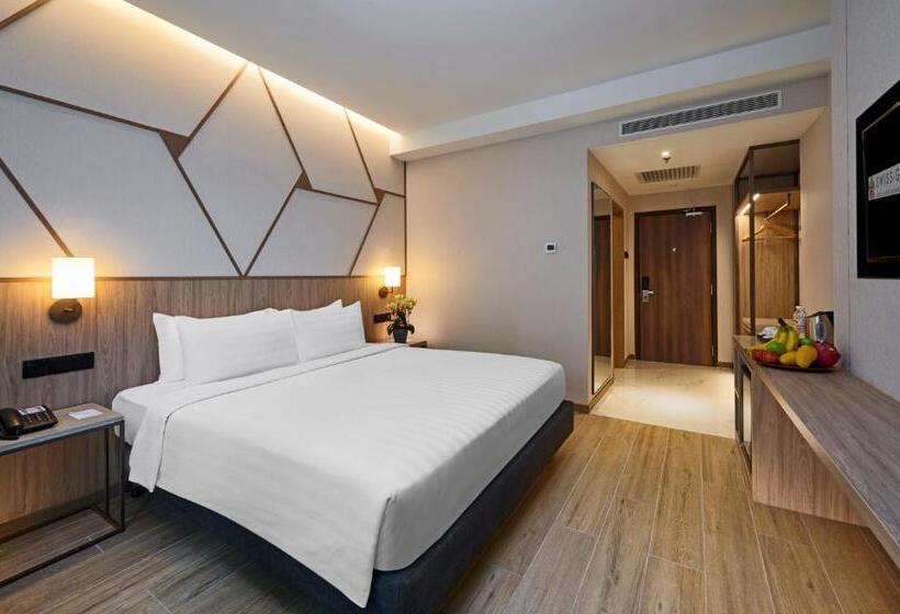 اتاق لوکس با تخت بزرگ, Swiss Garden Hotel Bukit Bintang Kuala Lumpur
