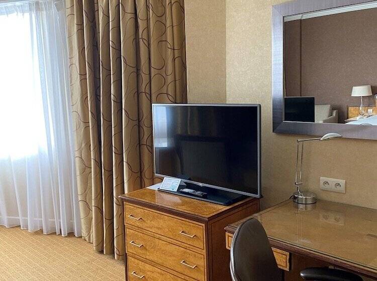 Семейный Номер, Hilton Paris Charles De Gaulle Airport