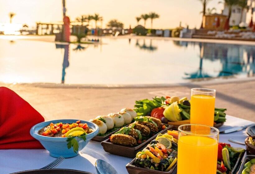 اتاق استاندارد با چشم‌انداز استخر, Mercure Hurghada
