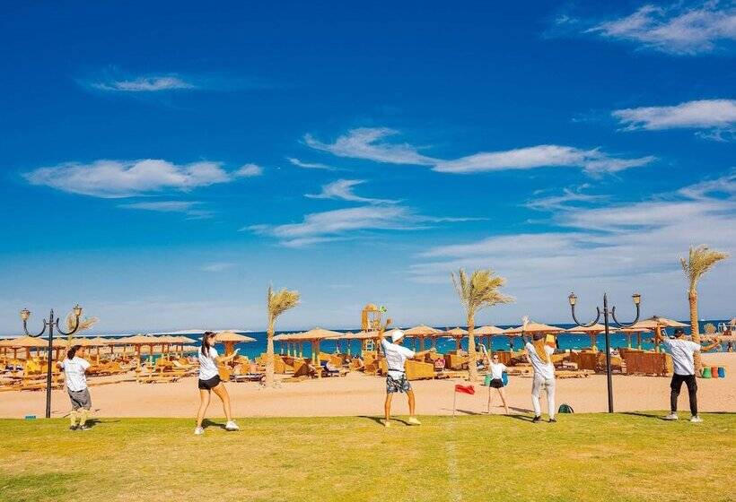 اتاق سوپریور با چشم‌انداز استخر, Mercure Hurghada