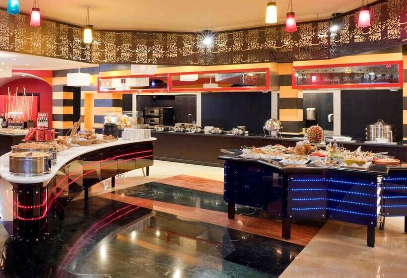 اتاق سوپریور با چشم‌انداز استخر, Mercure Hurghada