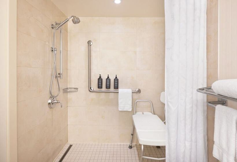 غرفة قياسية سرير مزدوج, Sheraton Vancouver Wall Centre