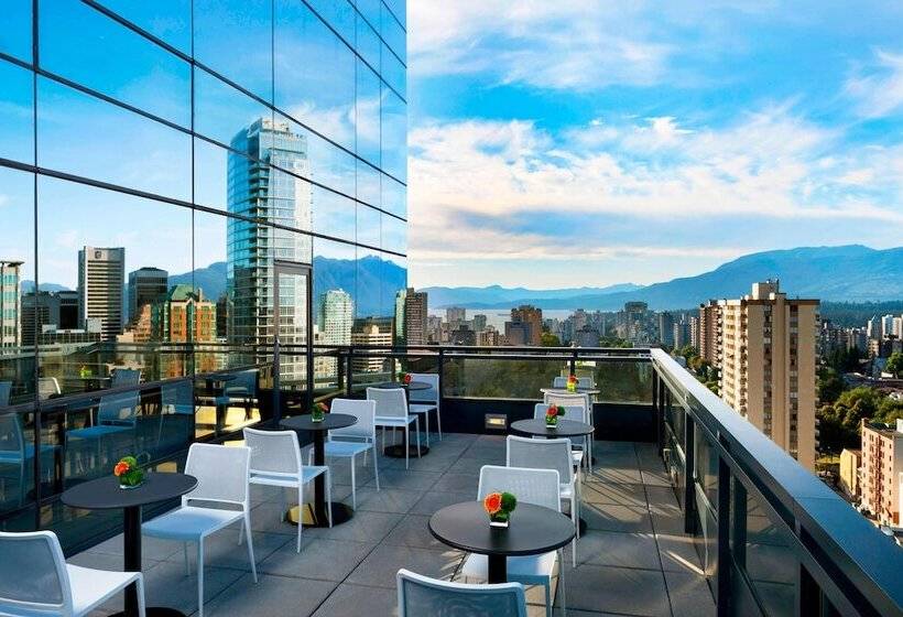 جناح جونيور, Sheraton Vancouver Wall Centre