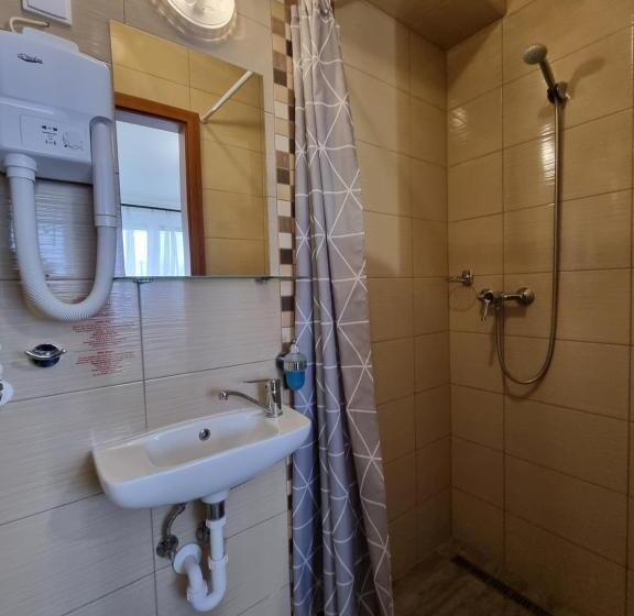 اتاق استاندارد سه نفره, Heléna Hotel & Spa