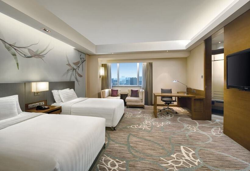 Номер Премиум Вид на Город, Crowne Plaza Guangzhou City Centre, An Ihg Hotel   Free Shuttle Between Hotel And Exhibition Center