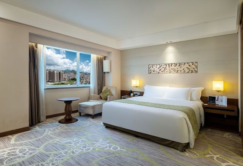 Полулюкс Вид на Город, Crowne Plaza Guangzhou City Centre, An Ihg Hotel   Free Shuttle Between Hotel And Exhibition Center
