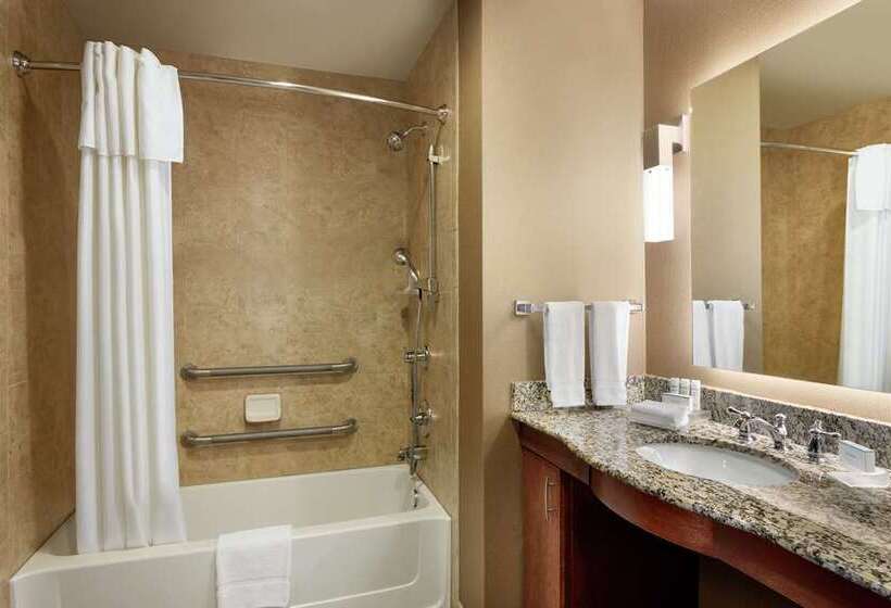 Номер Премиум, Embassy Suites By Hilton Omaha Downtown Old Market