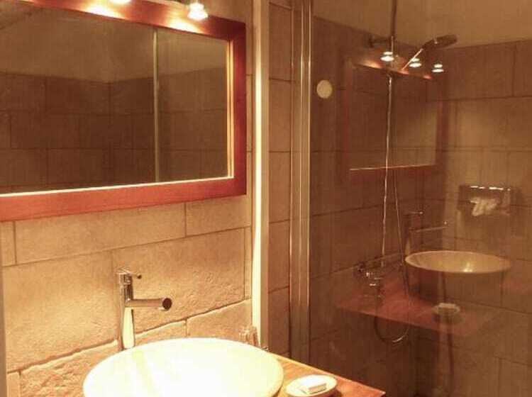 Номер Классический Вид на Бассейн, Logis Hôtel La Sommellerie