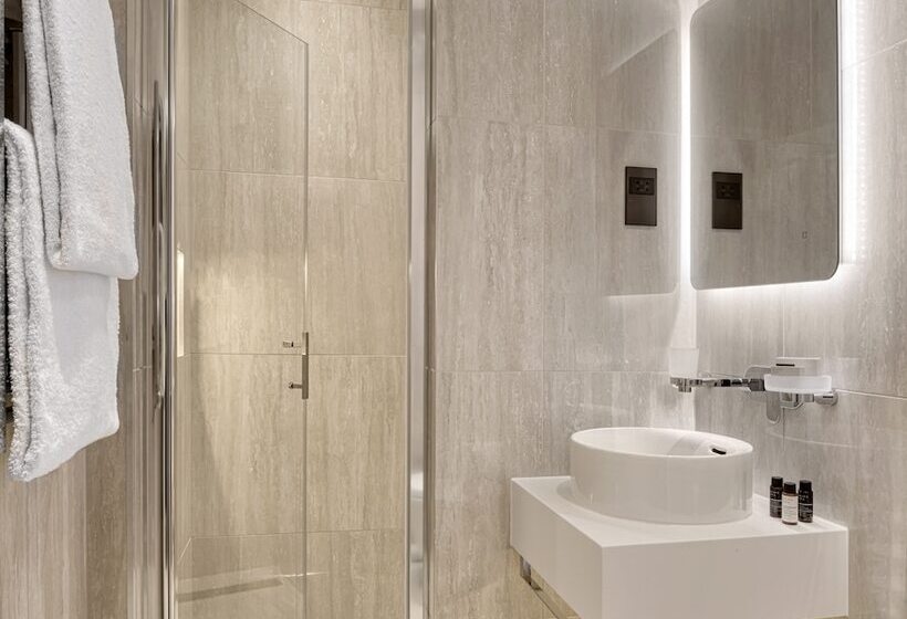 Номер Deluxe, The Queens Gate