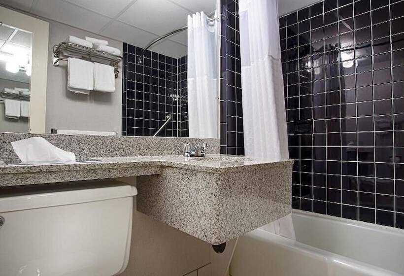 带2个双人床的标准工作室, West Gate Inn Nyack