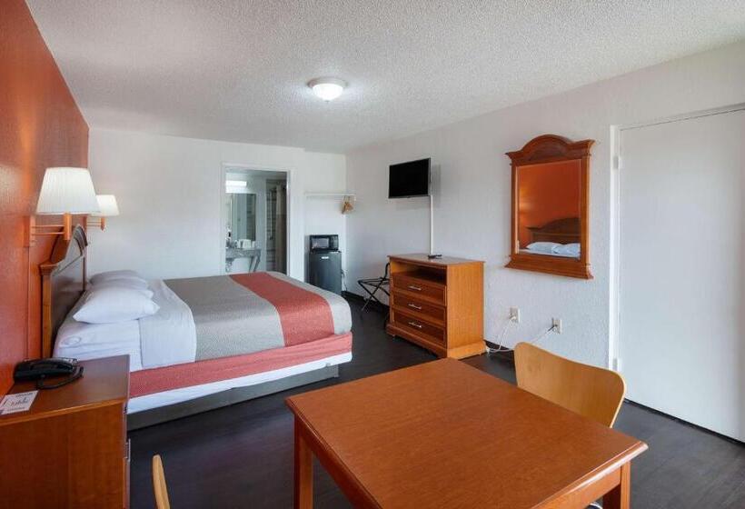 스탠다드 룸 킹사이즈 침대, Motel 6montgomery, Al  Coliseum