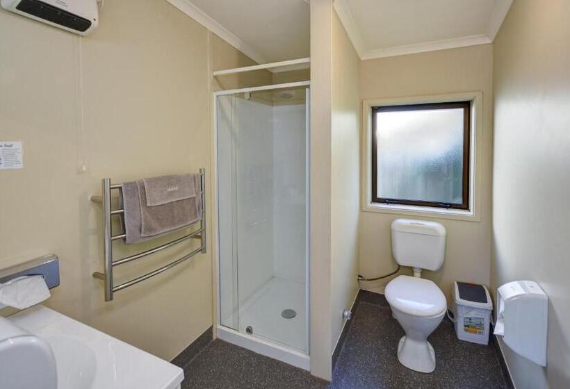 2 Bedroom Apartment, Garden Motel
