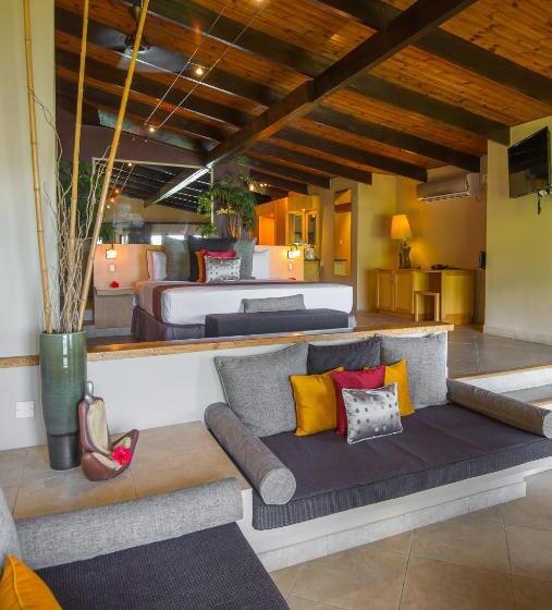 سوییت جونیور, Coco De Mer Hotel And Black Parrot Suites