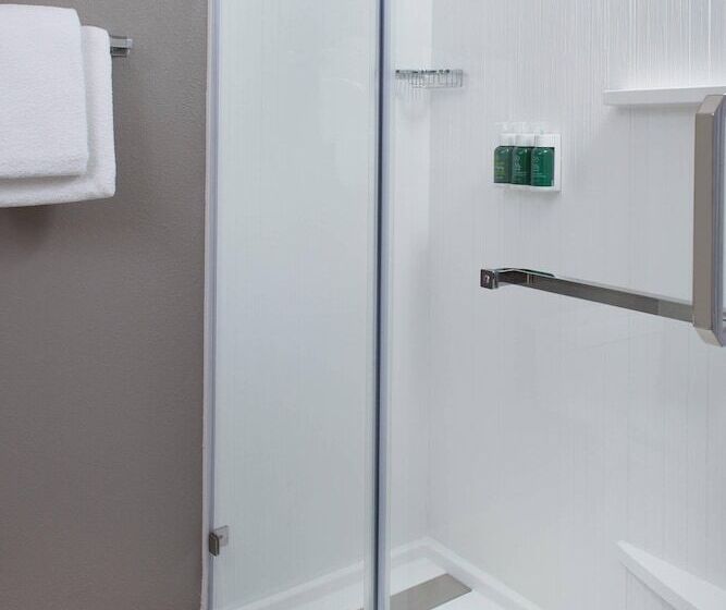 Номер Стандарт 2 Двуспальные Кровати, Courtyard By Marriott Greensboro